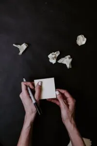 Illustration of an idea (light bulb)